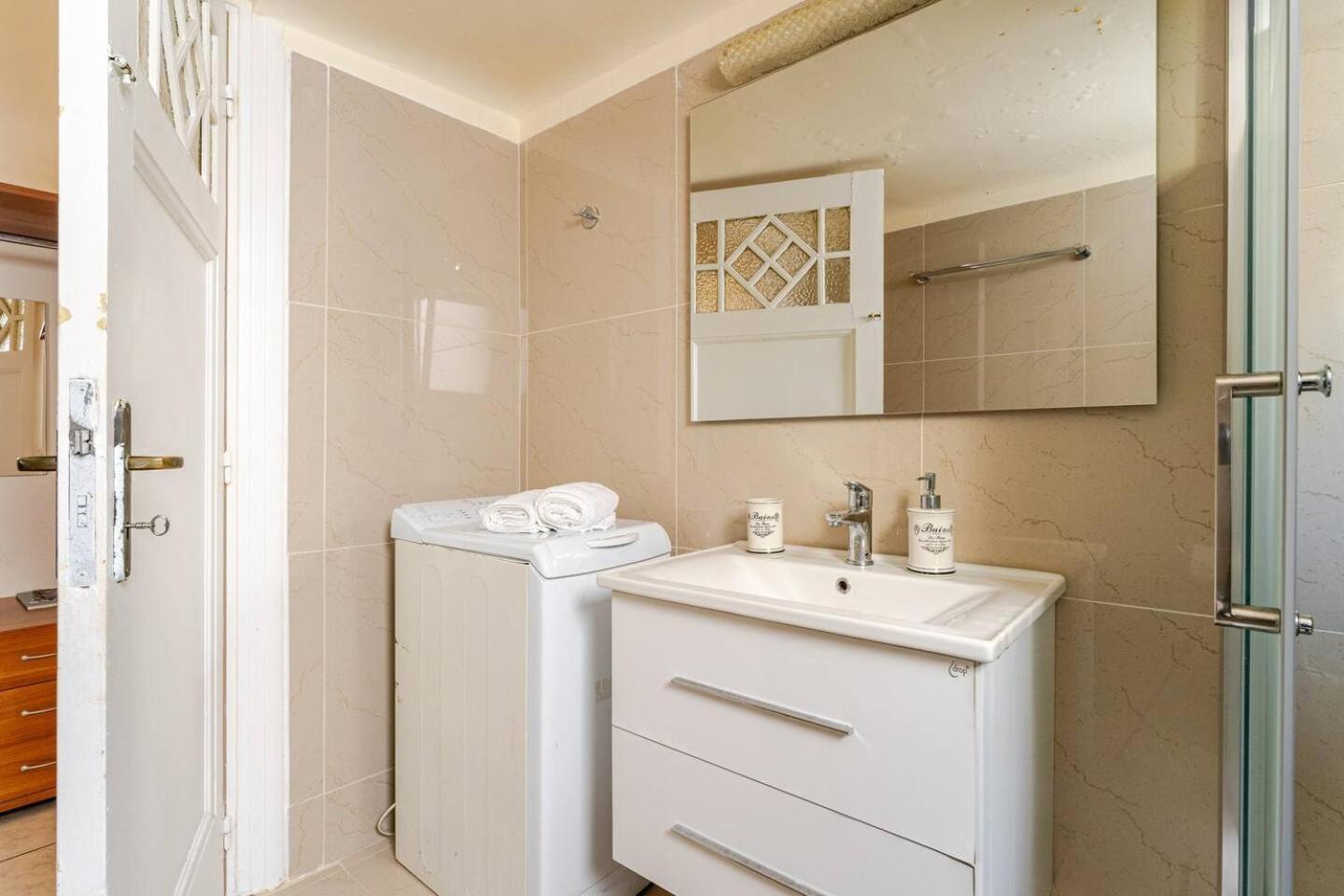 John'S Athenian Beauty 45M2 , Metro 7' Apartment Ngoại thất bức ảnh